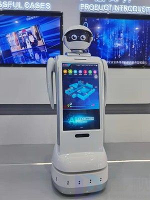 AI“智能防疫”机器人亮相北京冬奥 科技感满满