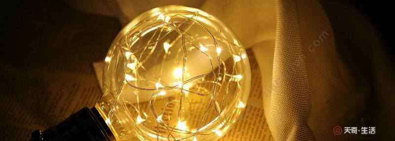 爱迪生发明电灯的故事 爱迪生发明电灯的故事 爱迪生发明电灯的故事简介
