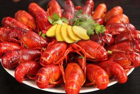 小龙虾季节 几月份是吃小龙虾的最佳季节 4月份适合吃小龙虾