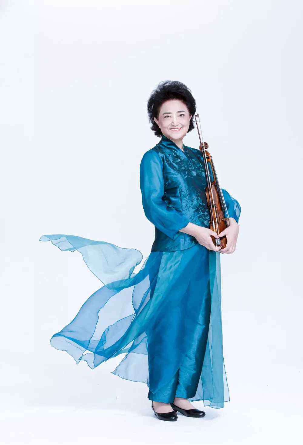 俞丽拿 小提琴演奏凄美的《梁祝》，这美女演奏家丝毫不输给俞丽拿老师！