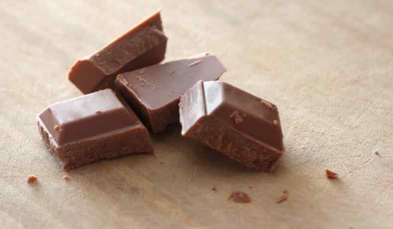 费列罗黑巧克力 费列罗巧克力价格多少 费列罗巧克力买哪种口味好