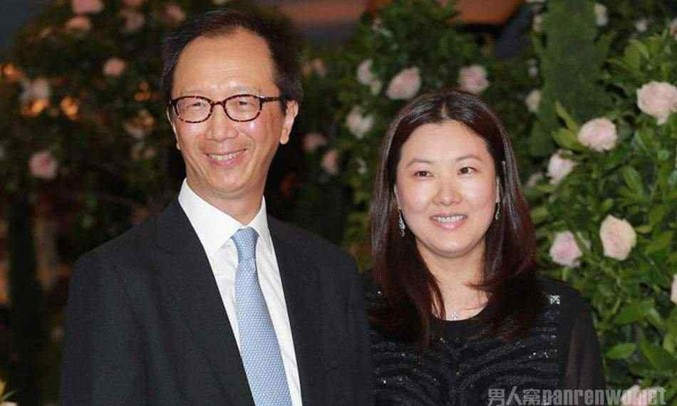 伏明霞照片 伏明霞被曝离婚，梁锦松回应婚变一事