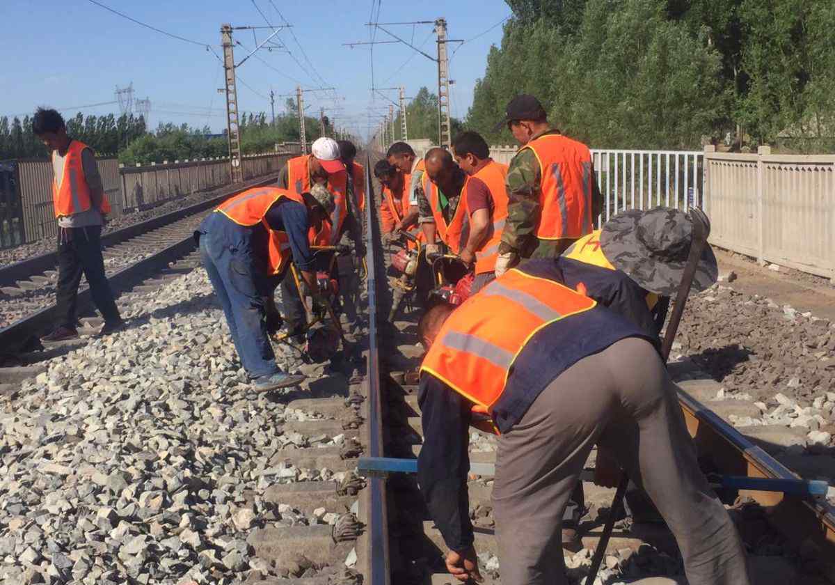 进口铁路电源 普安屯外电源电力隧道下穿铁路工程京广线K28+099 1-2.6m隧道