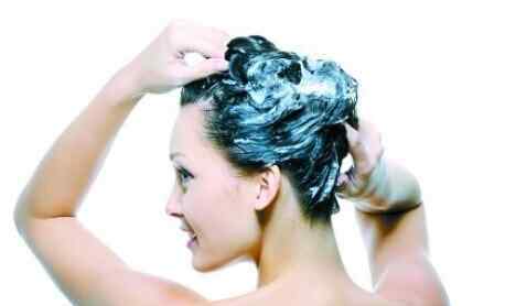 女性月经期可以洗头吗 女生月经疑问：月经期间可以洗头吗