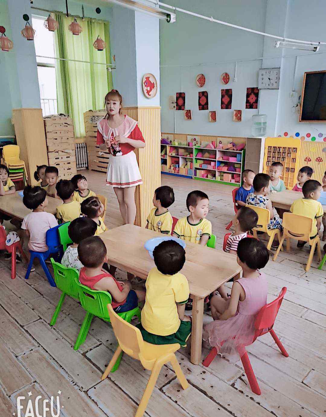 性趣十足 绿苑幼儿园小小班科学小实验:遇水开花