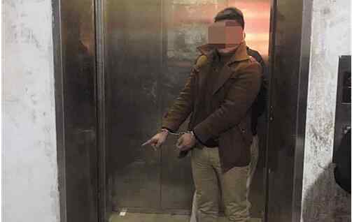 电梯女孩 女孩电梯里遭猥亵整个过程持续约45秒 为何父母不报警？