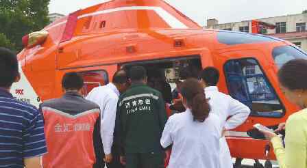 救援直升机 目前山东有3架空中救援直升机 一年进行了7次“双城营救”