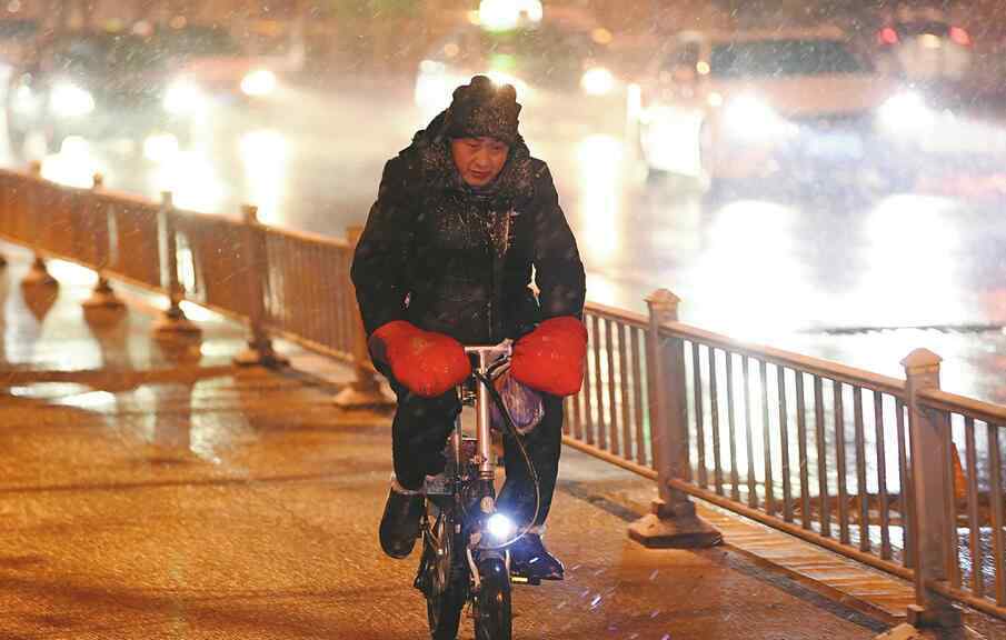 雪大 济南：飞雪迎春到！至少45枚增雪弹助力 预报今日小雪将继续