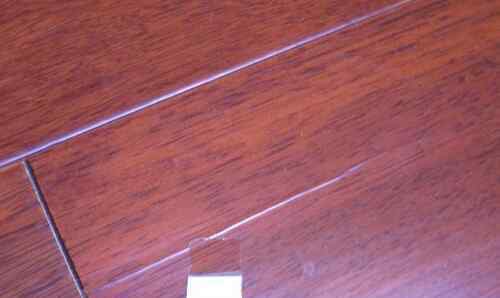 地板有缝隙怎么处理 地板为什么有裂缝 怎么处理？