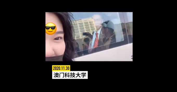 学生与钟南山隔车窗合影 暖心画面引网友羡慕：这才是该追的明星