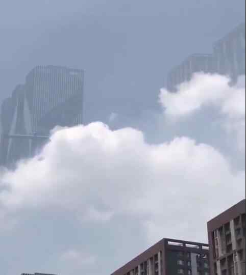 海市蜃楼视频 视频：济南惊现海市蜃楼 写字楼成排出现在天空中场面太壮观