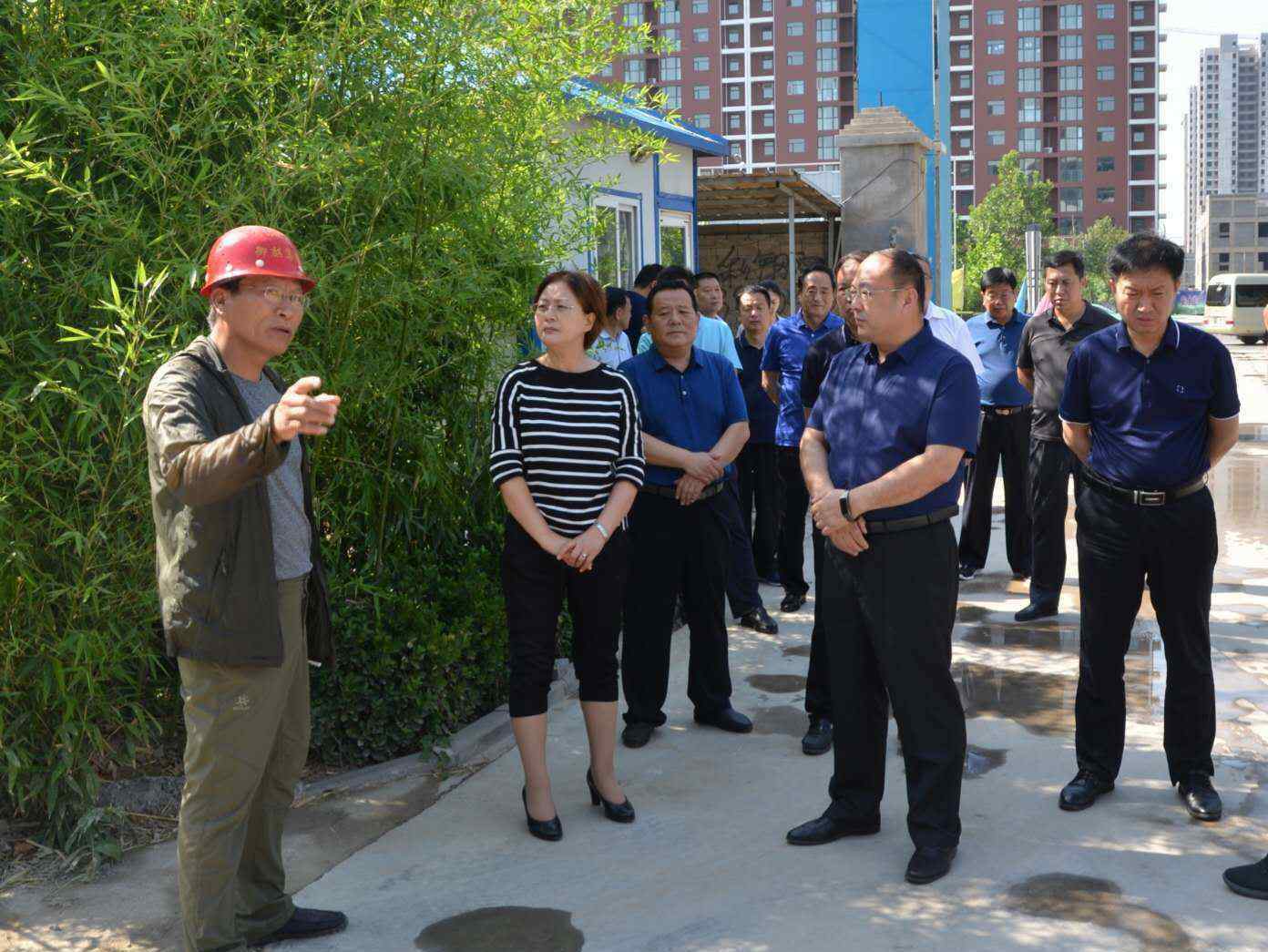 张荷红 区长张荷红现场督导重点项目建设进展