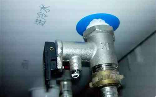 热水器泄压阀漏水怎么解决 热水器泄压阀漏水怎么解决