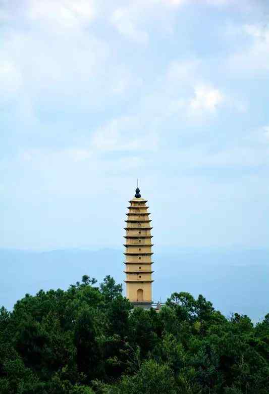 宾川鸡足山 【祥云】比宾川鸡足山还要早700多年的水目山下，藏着世所罕见的肉身舍利