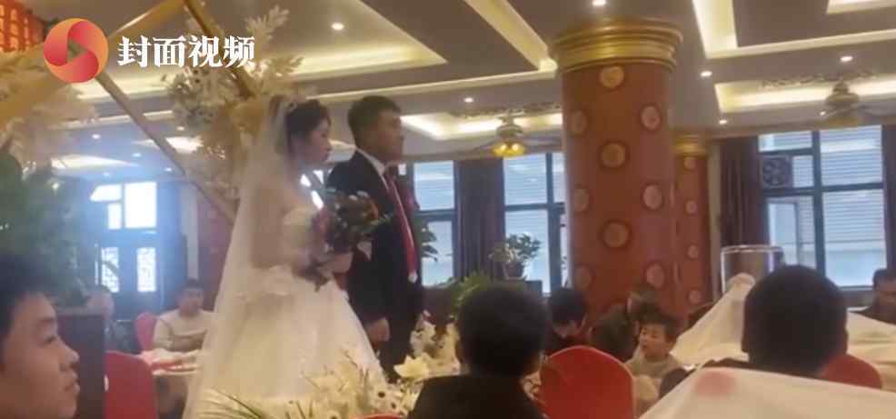 回家结婚 食堂师傅贴告示“回家结婚”，回来一看惊呆了……