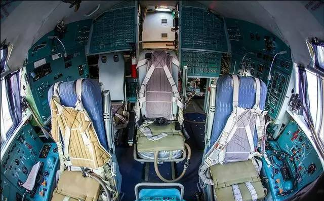 配玻璃化座舱与马桶，俄伊尔-476运输机舱内设施曝光