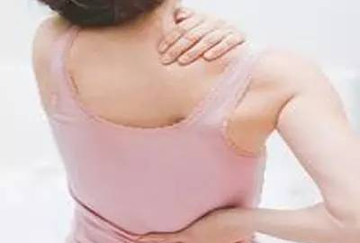 右后背疼是什么原因 5个疾病会引起后背疼