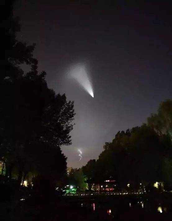 刷爆杭州朋友圈的“UFO事件” ，真相居然是这样…