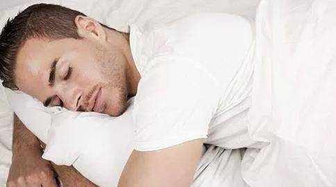 颈椎病适合什么样的枕头？