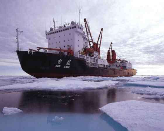 雪龙号科考船 雪龙号沦为泰坦尼克号同样是撞冰山，中国科考船小意思