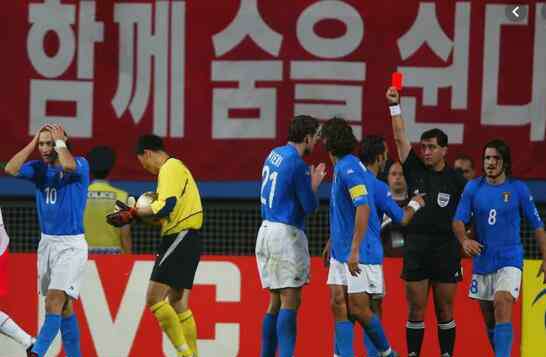 02世界杯韩国意大利 维埃里炮轰02年韩国:世界杯丑闻 韩国人该羞愧