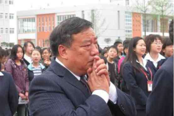 叶志平校长 汶川地震11年了，一人被群众誉为“最牛校长”，有学生还记得他吗