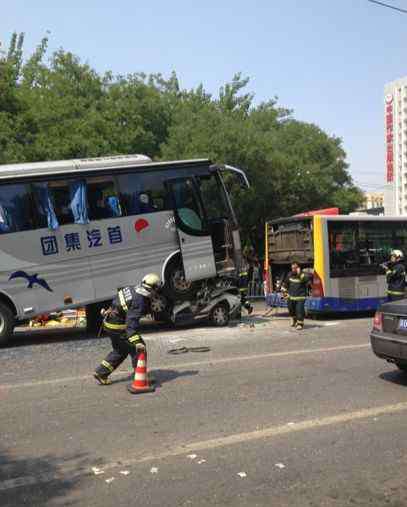 定州车祸 河北定州交通事故 事故现场情况惨烈五死三伤