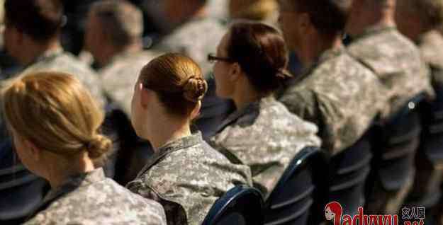 曝美女兵裸照丑闻 曝美女兵裸照丑闻 尺度太大照片是谁拍的