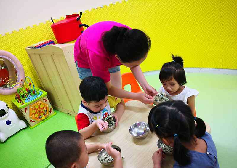 上海托儿所 幼有所育在上海|多家托儿所数十年如一日服务3岁以下托育，“妈妈老师”让你放心入托