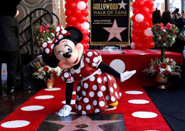 威利号汽船 西媒称迪士尼庆祝米老鼠90岁生日：一个偶然诞生的偶像
