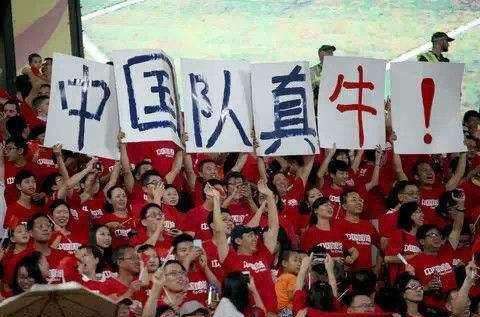 2002世界杯中国 2002年中国队如何闯进世界杯，运气太好，六战全胜小组第一