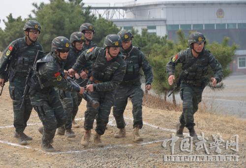 雪豹突击队图片 中国武警雪豹突击队获最顶级国际特种兵比赛冠军