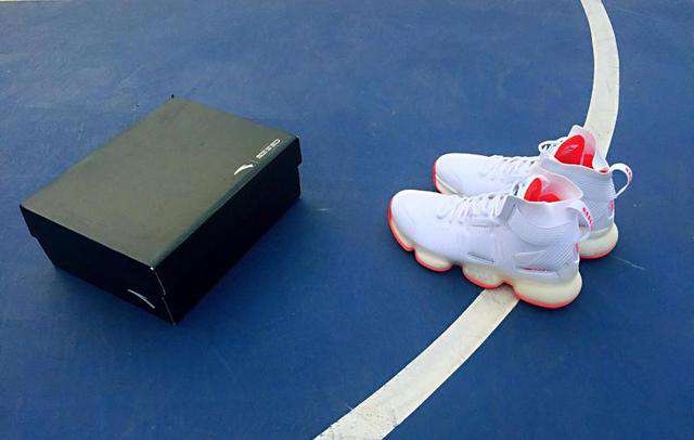 篮球鞋评测 将太空踩在脚下—安踏御空篮球鞋评测