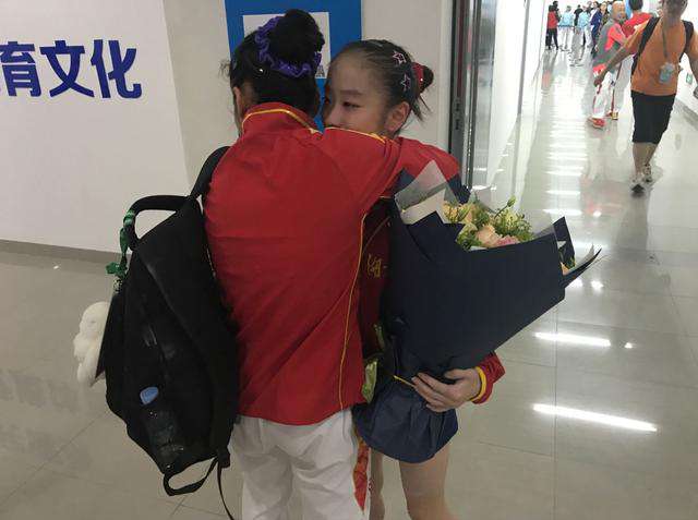 中国女子体操队队员 中国女子体操队谭佳薪，不但迷王者荣耀感情心事也不少
