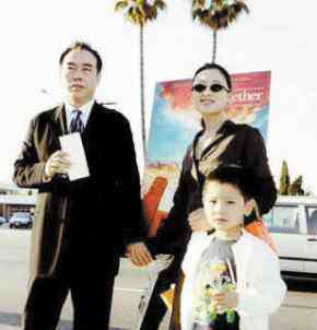 陈凯歌的儿子 陈凯歌和陈红儿子全家照片 陈凯歌儿子名字叫什么