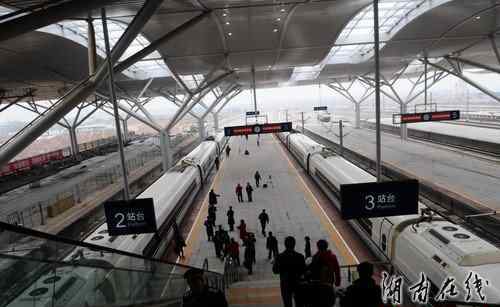 武广高铁长沙站 体验武广高铁：从长沙到广州1小时54分