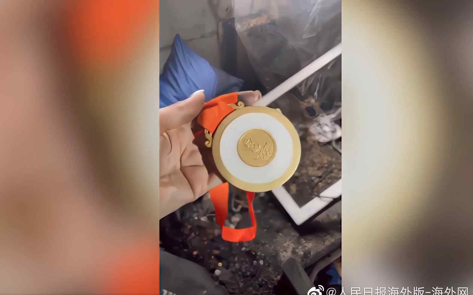 俄奥运冠军家中着火 废墟中北京奥运金牌竟连带子都完好无损！