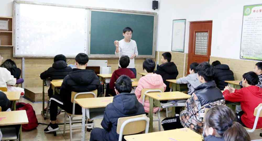 什刹海体校 全国羽毛球后备人才基地介绍——北京市什刹海体育运动学校