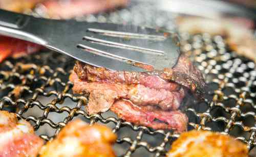 大连烤肉店 吃遍大连-独具东北特色的烤肉，块大、肉足、超够味