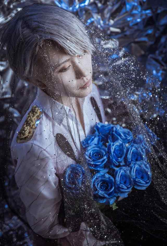 维克托尼基福罗夫 《冰上的尤里》cosplay正片图赏：维克托·尼基福罗夫