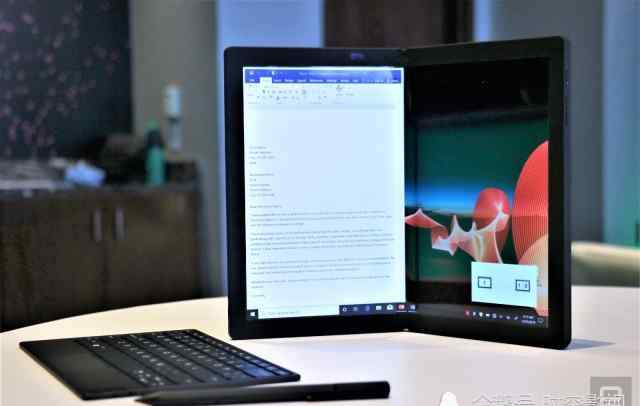 可折叠键盘 世界上第一台可折叠PC，Thinkpad X1 Fold