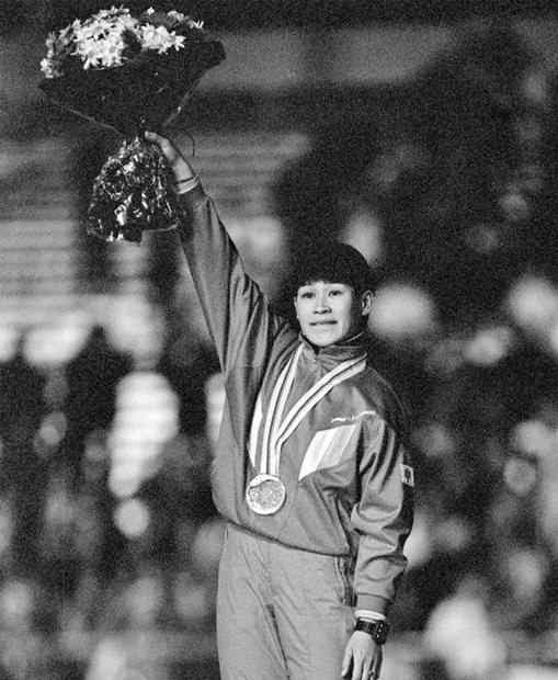叶乔波 1992年阿尔贝维尔：中国夺得冬奥会首枚奖牌 叶乔波成头号冰上明星