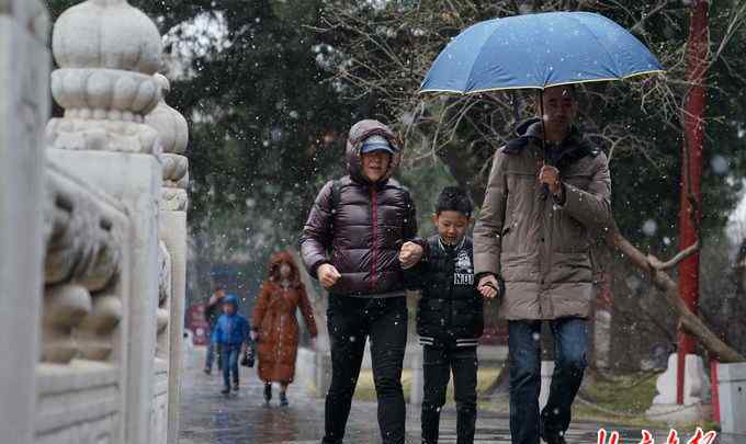 北京道落雪了 北京终于下雪了！结束145天无“有效降水”纪录