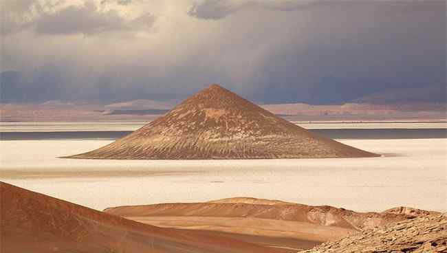 世界十大沙漠排名 2020世界十大盐沼排行榜：最大盐湖“天空之境”