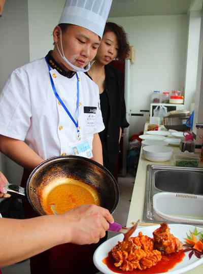 快餐o2o 合肥悄然兴起私厨上门 首家O2O送餐平台造“懒人经济”