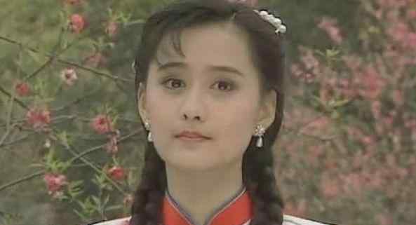 王赞策 她是琼瑶的御用女主角，婚后7年不生育，今44岁成“冻龄女神”