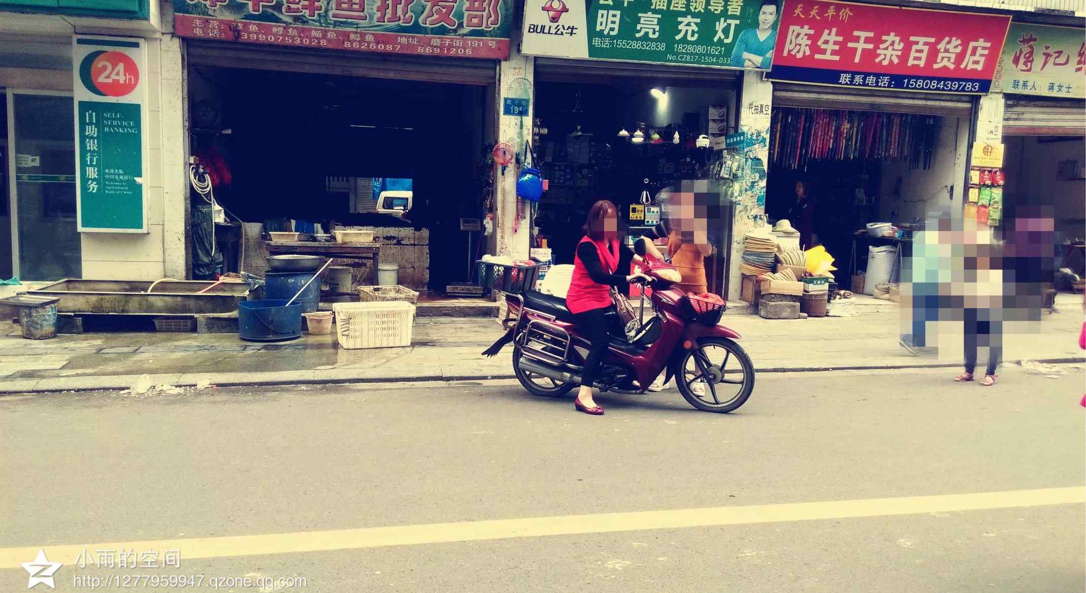 弯梁车 街上骑弯梁车的女子越来越多了