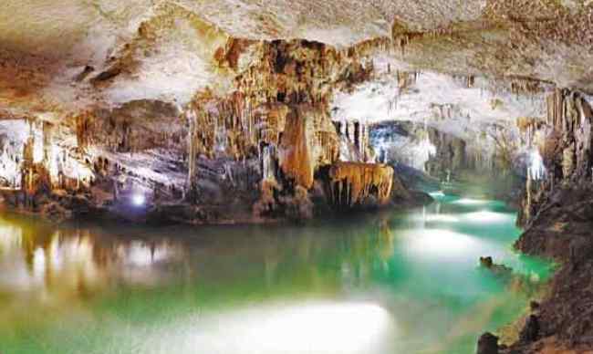 奇洞 世界十大奇洞 美丽而又不可思议的洞穴