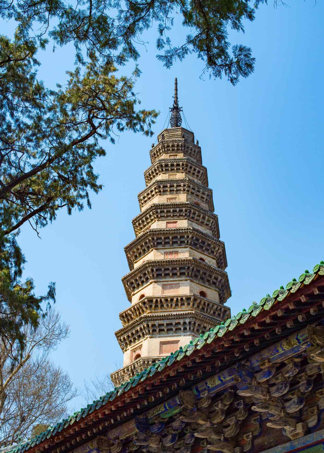隋塔 中国寺院的“四绝”，其中三座在江南，山东有一座为四绝之首