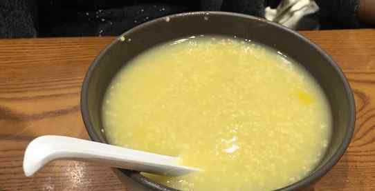 小米粥水和米的比例 ​小米粥怎么熬才米油多？做好“4步”，米粥又香又浓，米油多